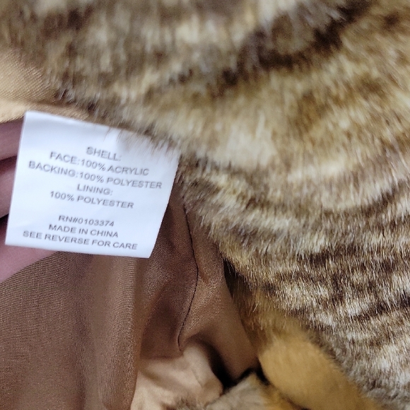 New Luxurious Red Fox Faux Fur Coat in Brown 2X - Picture 3 of 8